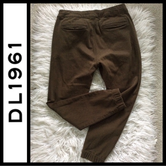 DL1961 Gwen Joggers in Poplar Green - Picture 5 of 6